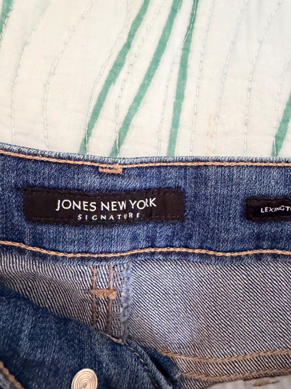 Jones New York Blue Denim Shorts with Contrast Stitching Secret slimming feature - Picture 2 of 7